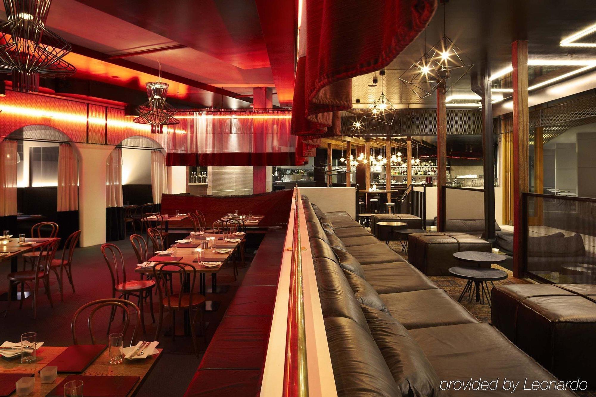 Hotel Realm Канберра Екстер'єр фото Interior of the restaurant