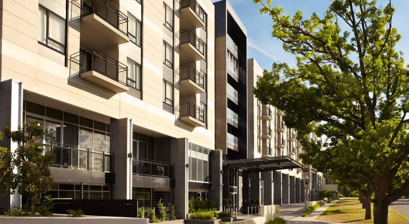 Hotel Realm Канберра Екстер'єр фото Residential complex in the city