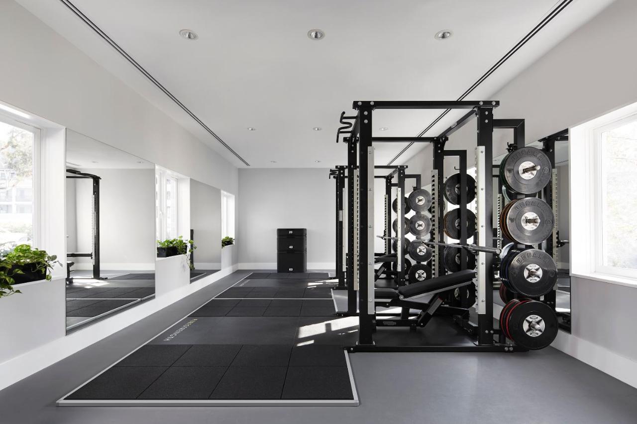 Hotel Realm Канберра Екстер'єр фото The gym at The Dorchester