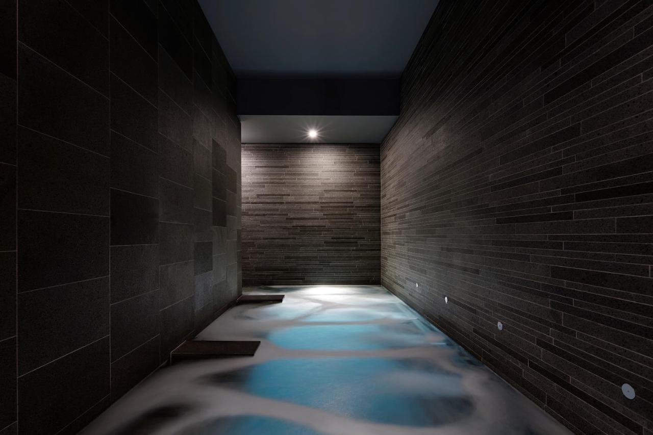 Hotel Realm Канберра Екстер'єр фото A modern onsen in Tokyo